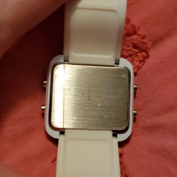 1:Face‎ Charity Digital Watch (White/Hunger) - Picture 4 of 5